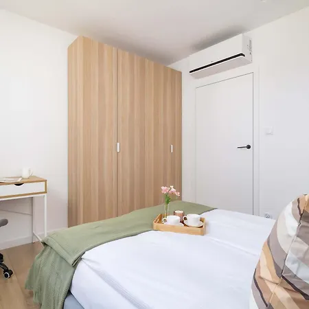 Nowoczesny Rodzinny Apartament Z Klimatyzacja I Parkingiem W Krakowie By Renters Prestige Exterior photo