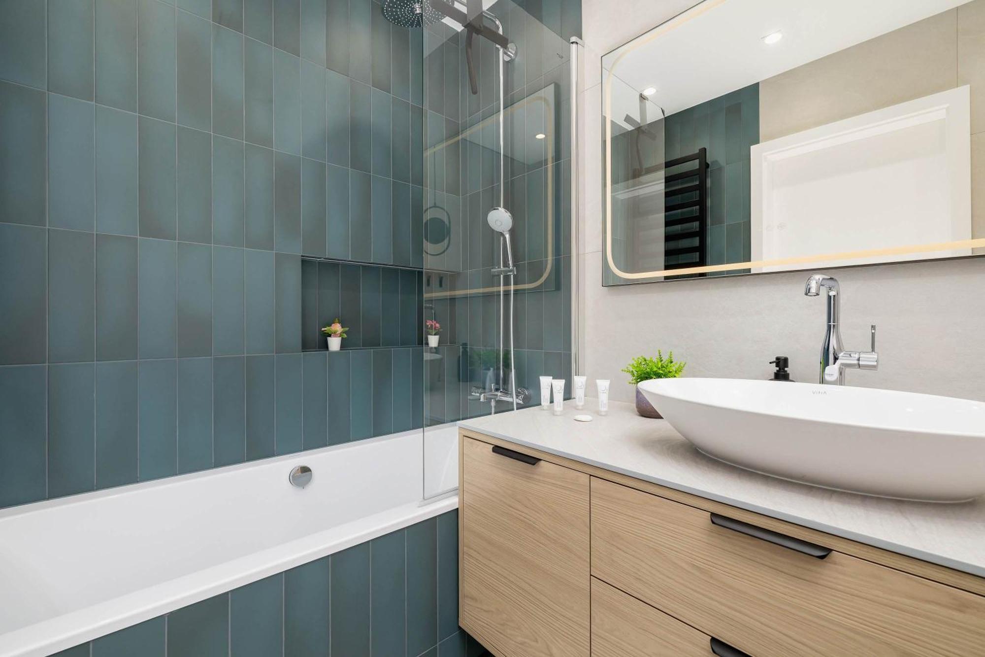 Apartament Nowoczesny Rodzinny Z Klimatyzacja I Parkingiem W Krakowie By Renters Prestige